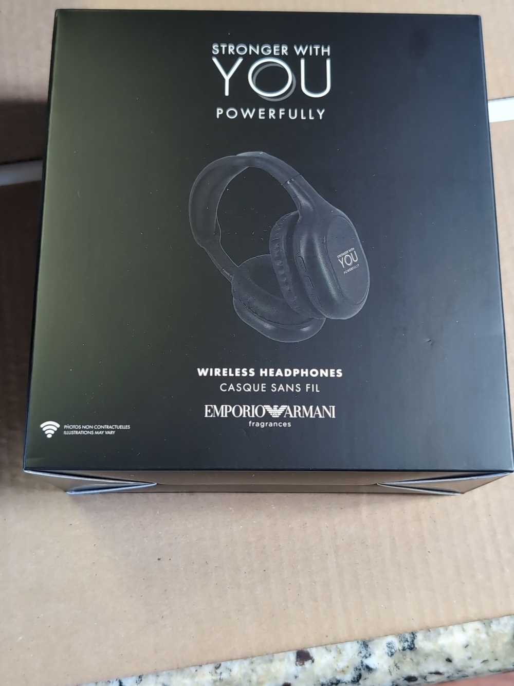 ARMANI EXCHANGE STRONGER WITH YII POWERFULLY - wireless headphones